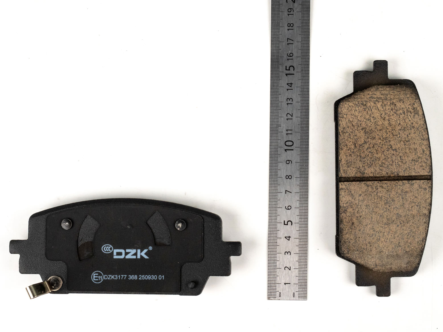 Передние тормозные колодки DZK для KIA SORENTO GEN 3 2014 - 2028