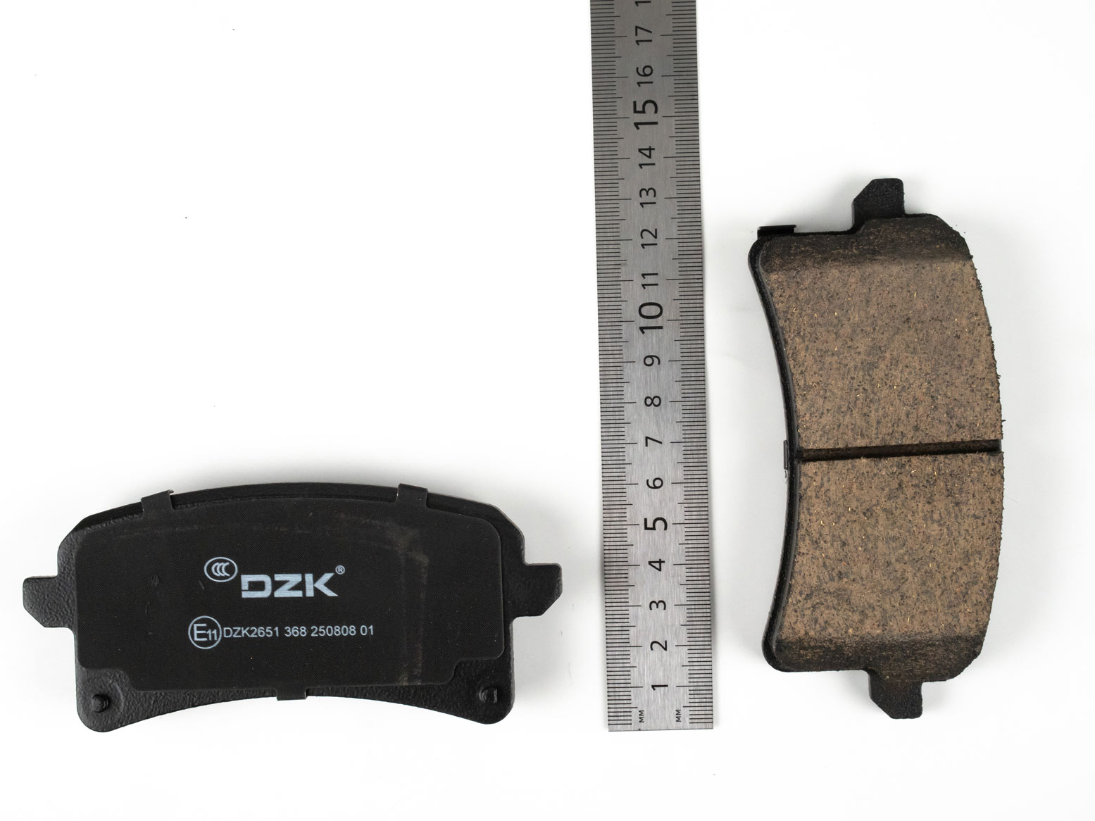 Задние тормозные колодки DZK для Changan Hunter Plus GEN 1 2023 - н.в. 2.0 AT8 226 AWD
