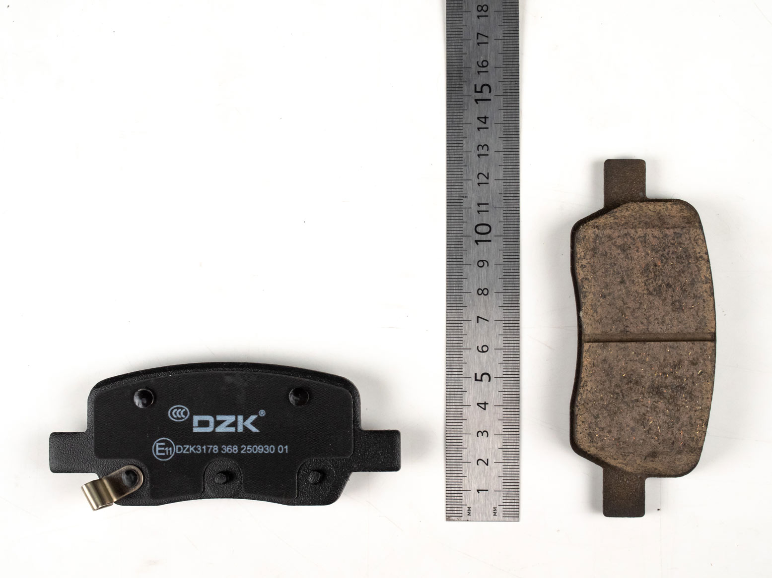 Задние тормозные колодки DZK для KIA SORENTO GEN 3 2014 - 2021